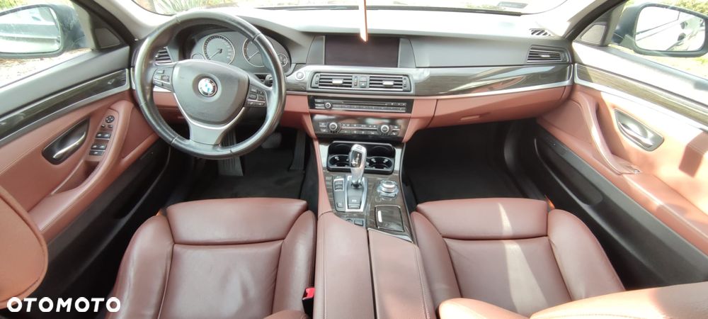 BMW Seria 5 520d - 5
