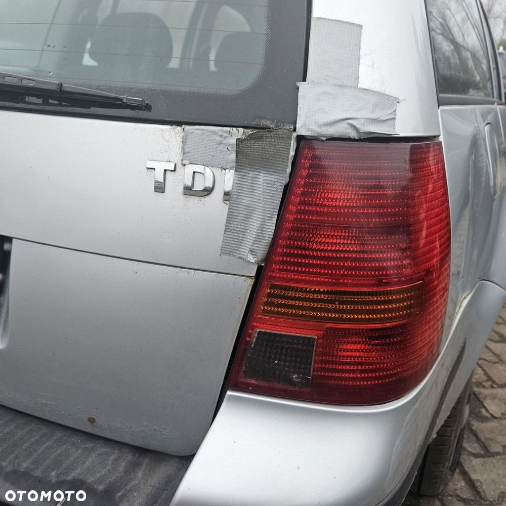 Lampa / lampy / tył / prawa lewa / Volkswagen Golf IV (kombi) - 2