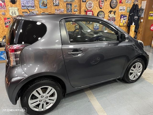 Toyota iQ 1.4 D-4D 2 - 5