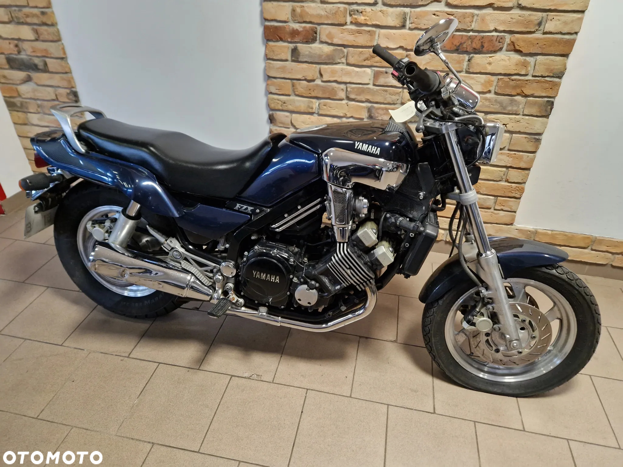 Yamaha FZX - 2