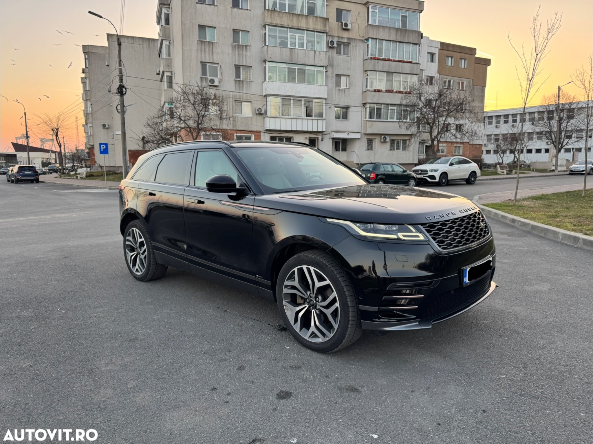 Land Rover Range Rover Velar 3.0 R-Dynamic - 2