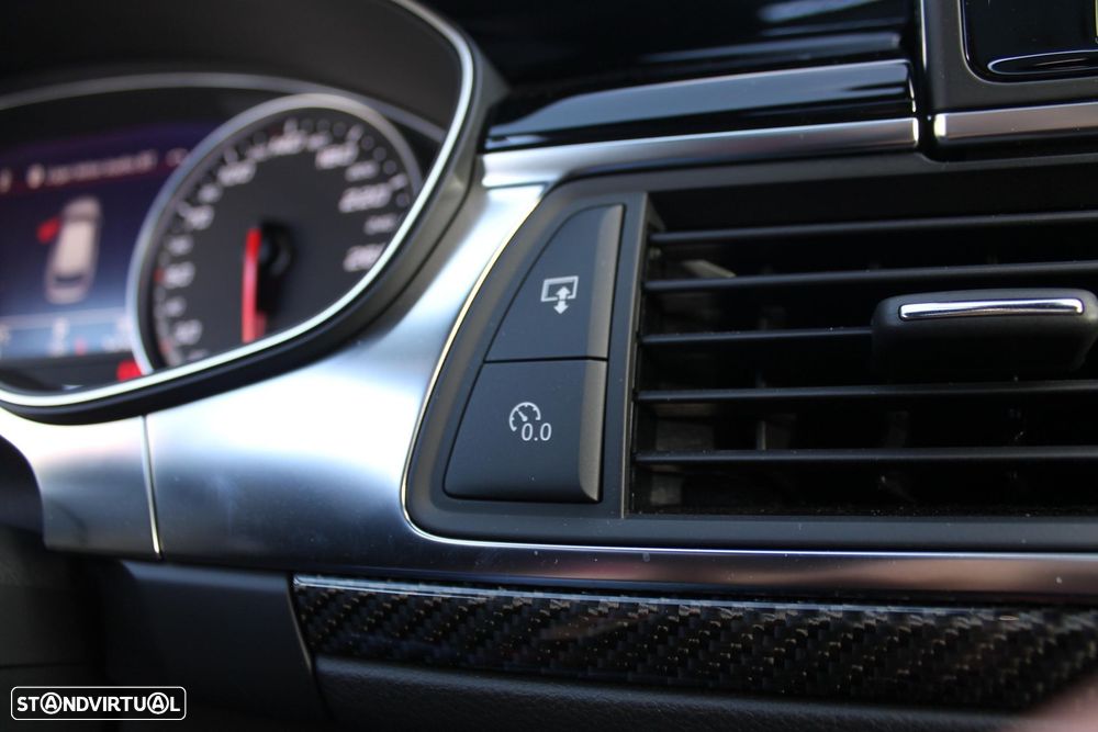 Audi RS6 Avant - 30