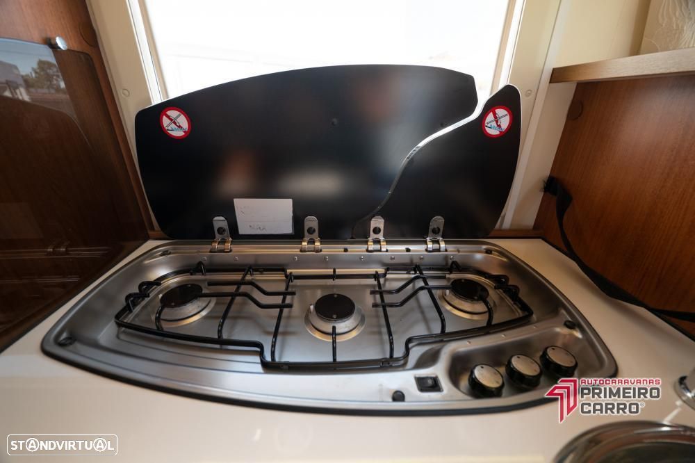 Autostar Passion 690 LC c.Central e Basculante - 24