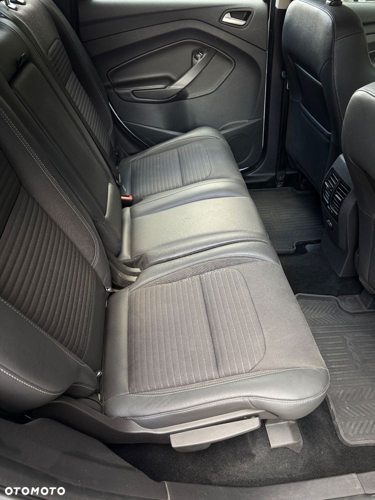 Ford Kuga - 10