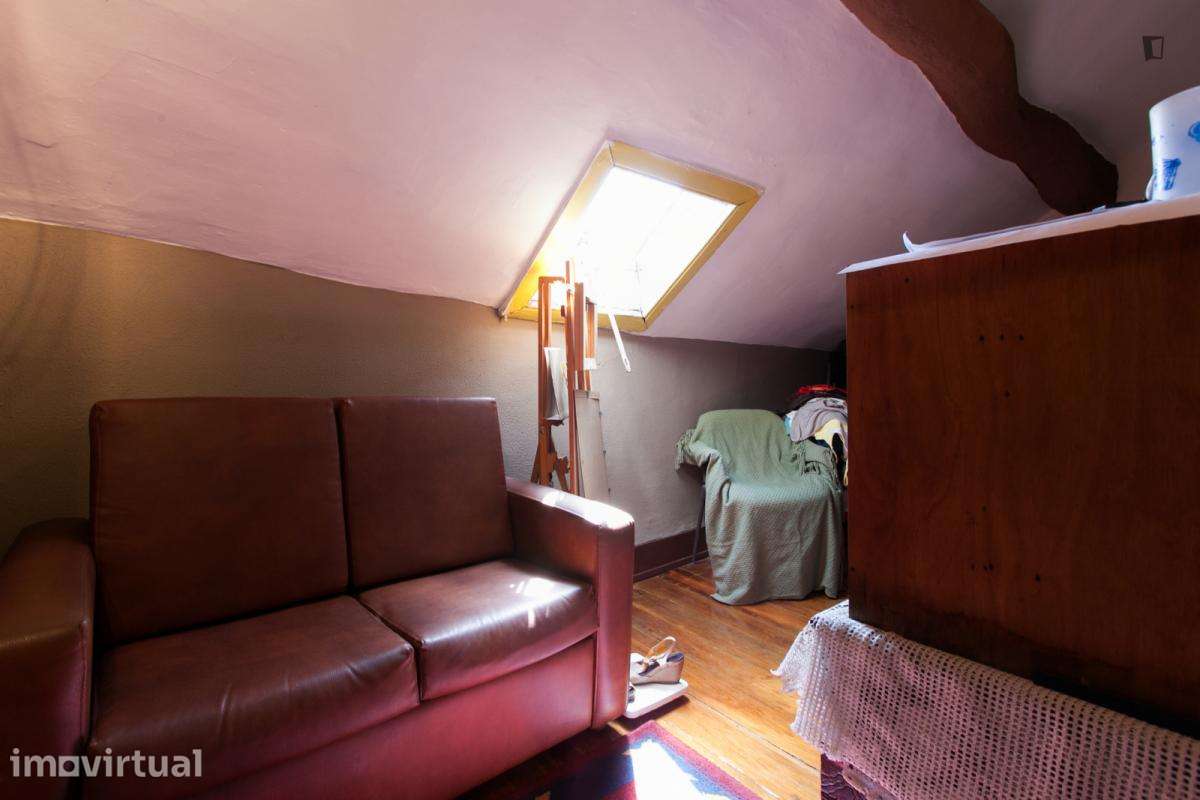 Quarto - localizado em Paranhos Porto - Grande imagem: 5/26