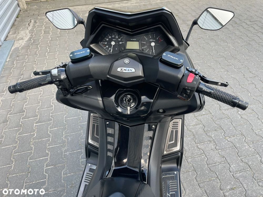 Yamaha Tmax - 15