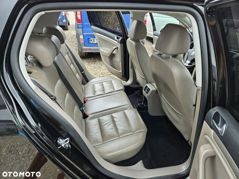 Volkswagen Golf - 11