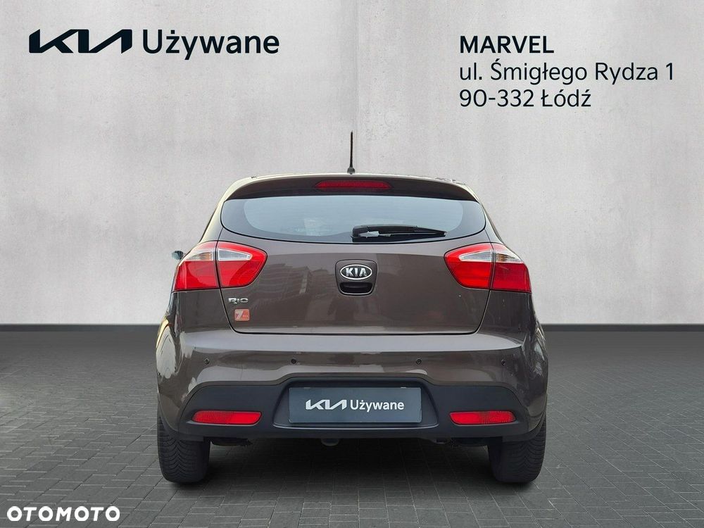 Kia Rio - 4