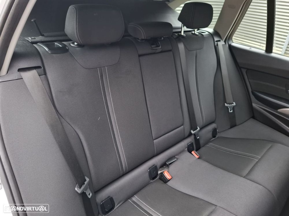 BMW 318 d Touring Pack M - 25