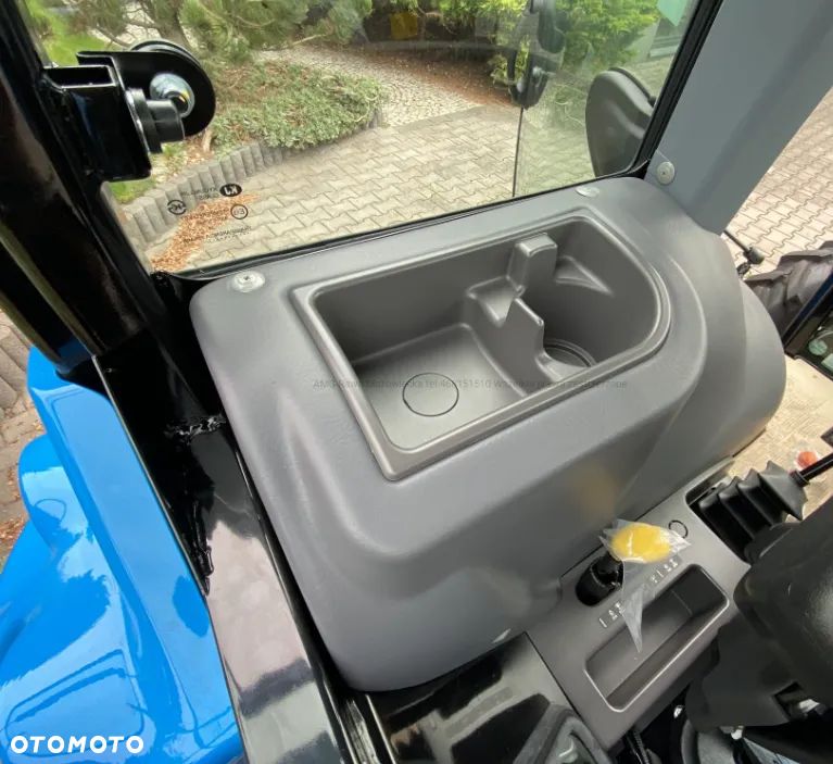 LS Traktor MT3.50 Boomer New Holland Biegi pełzające , klimatyzacja , joystick , 4 pary hydrauliczne - 8