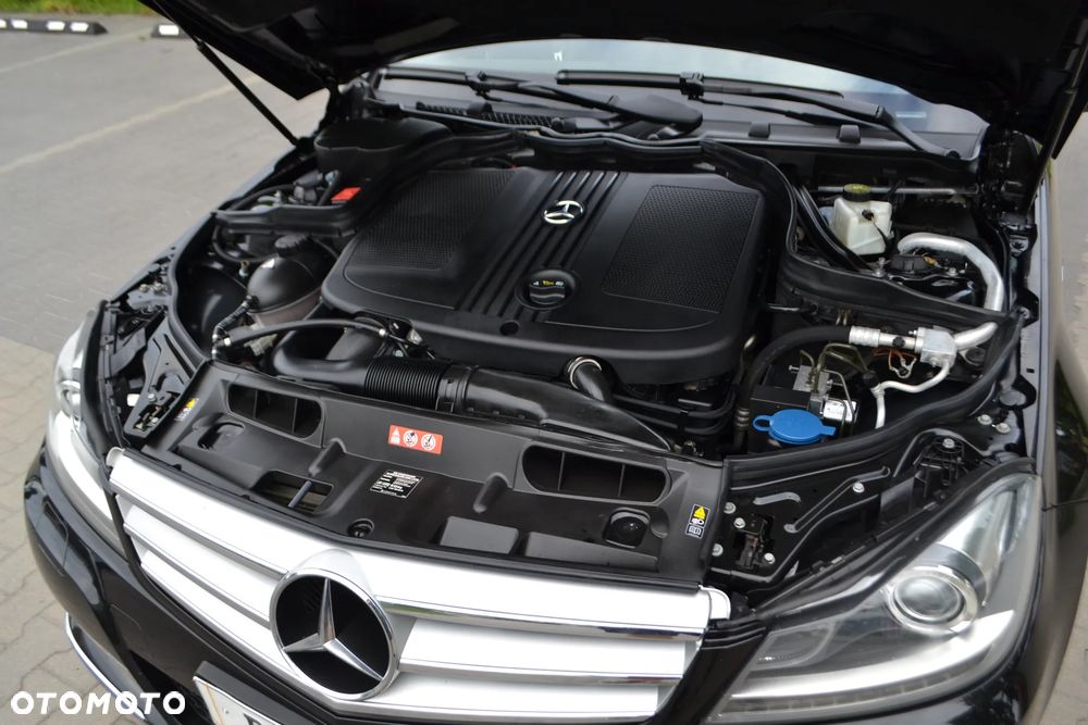 Mercedes-Benz Klasa C 220 CDI 7G-TRONIC Avantgarde Edition - 17