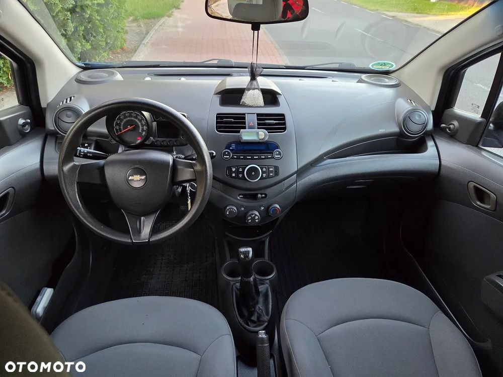 Chevrolet Spark 1.0 Base - 10