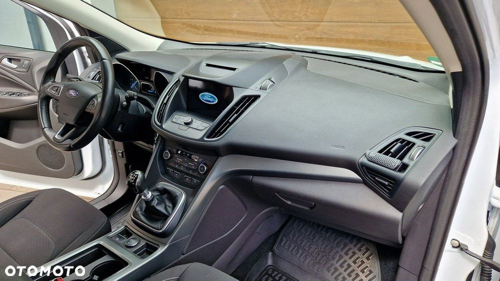 Ford Kuga - 16