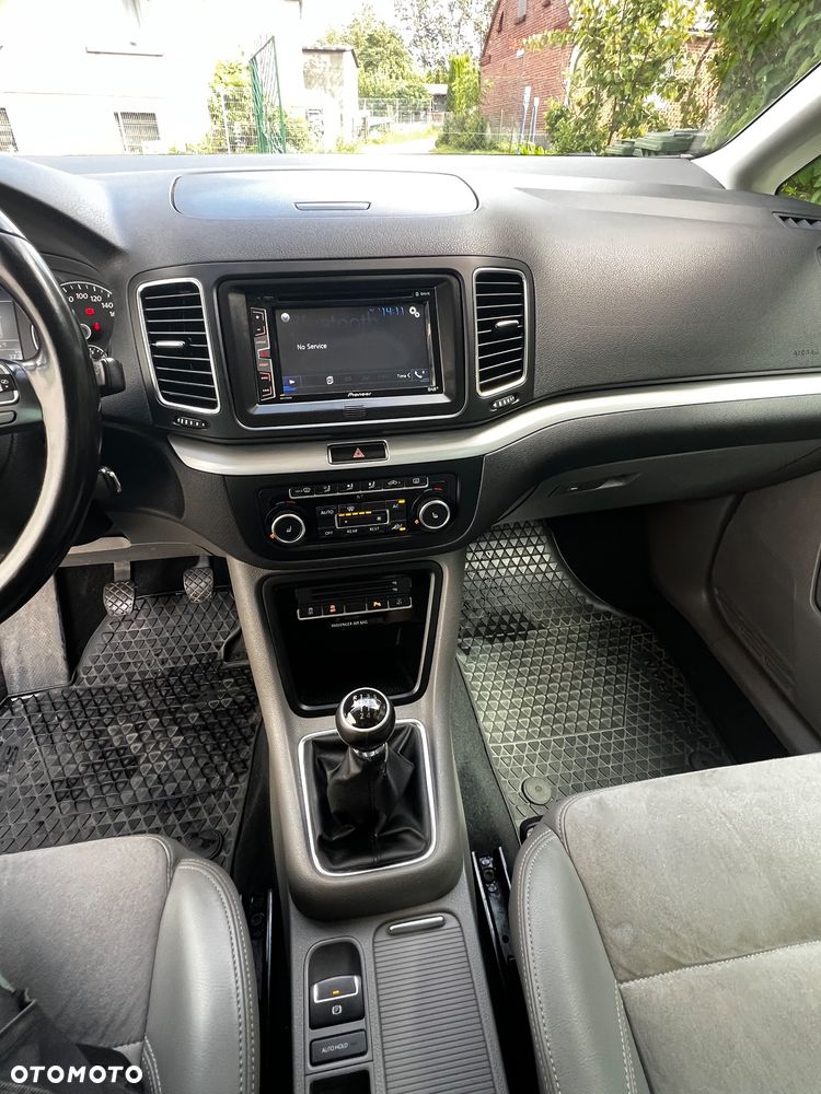 Volkswagen Sharan 2.0 TDI Highline - 21