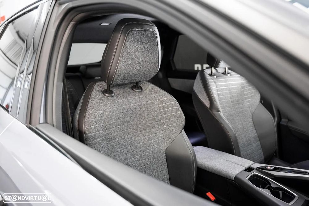 Peugeot 3008 1.2 Hybrid Allure e-DCS6 - 22