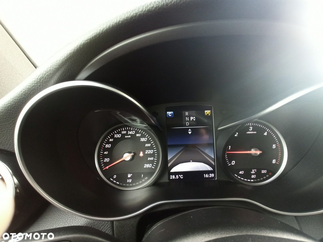 Mercedes-Benz GLC 250 d 4Matic 9G-TRONIC AMG Line - 24