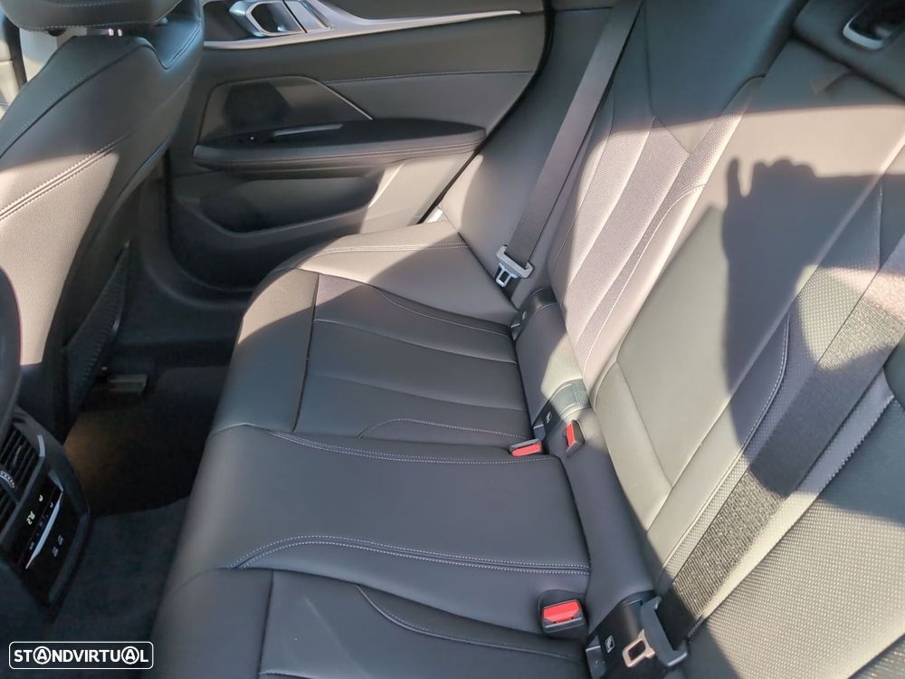 BMW i4 eDrive40 - 14