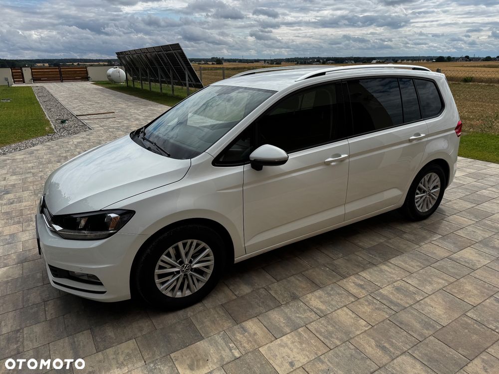 Volkswagen Touran - 4