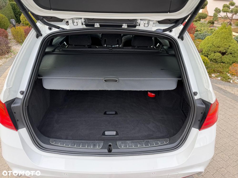 BMW Seria 3 320d xDrive Luxury Line - 32