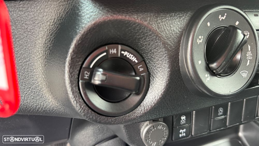 Toyota Hilux 2.4 D-4D 4WD Tracker — photo 4