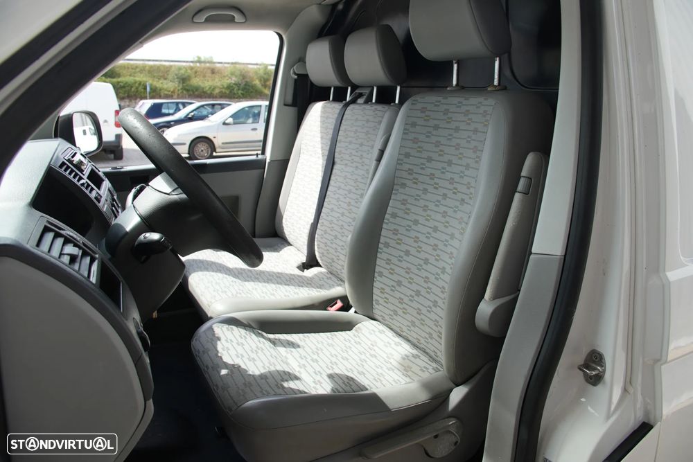 VW Transporter 2.0TDI - 10