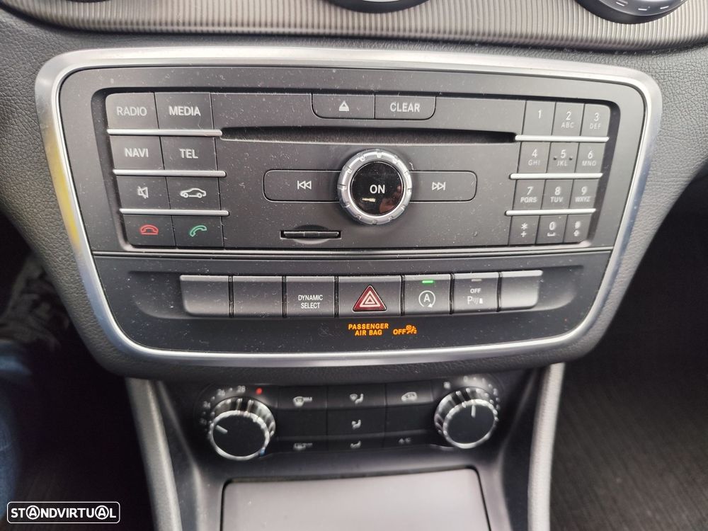 Mercedes-Benz GLA 220 d Style - 24