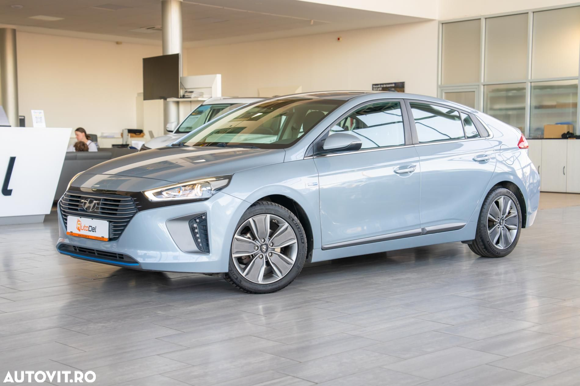 Hyundai IONIQ - 4