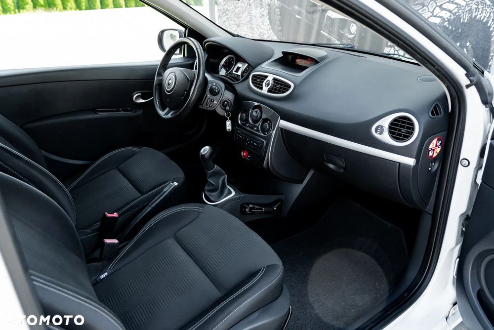 Renault Clio 1.5 dCi Luxe Dynamique - 27