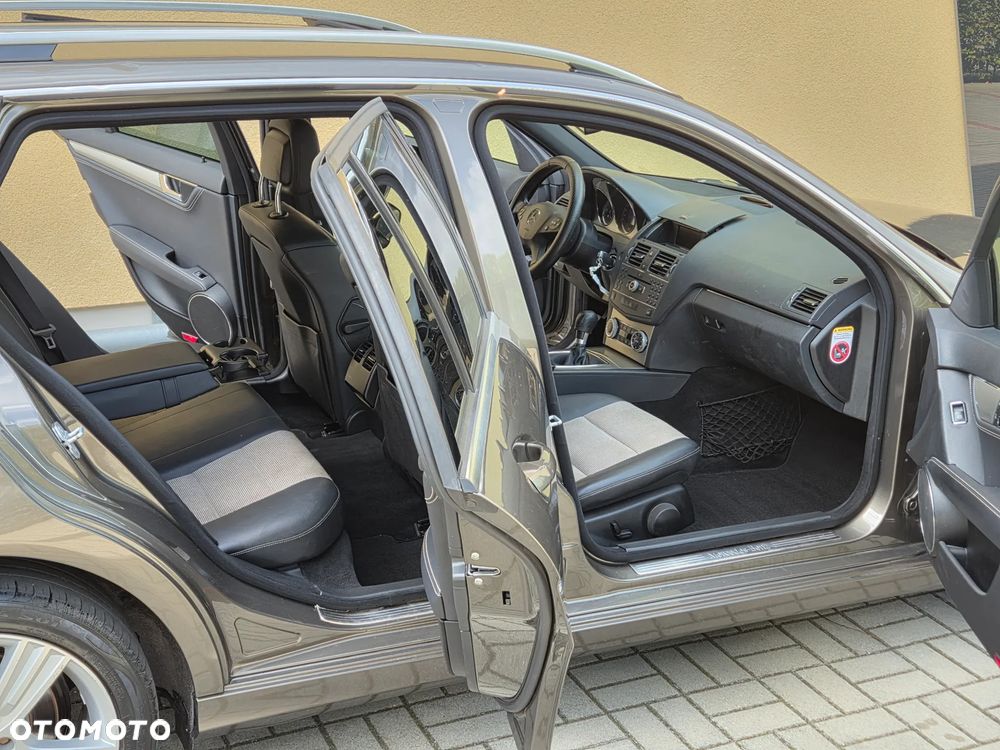 Mercedes-Benz Klasa C 200 (BlueEFFICIENCY) Avantgarde - 16