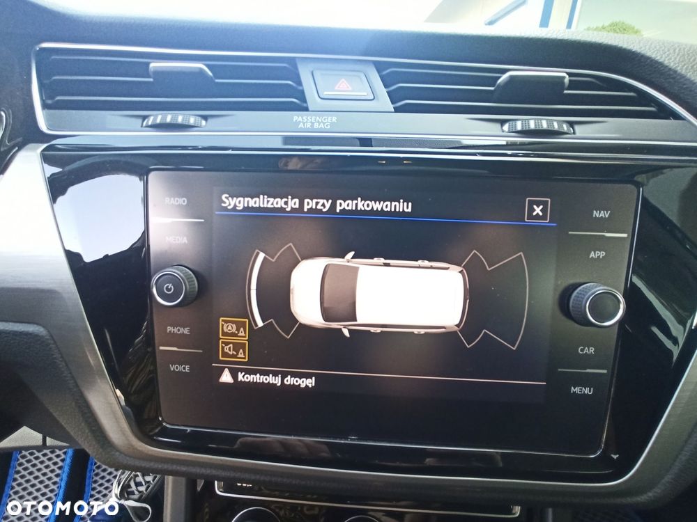 Volkswagen Touran - 16