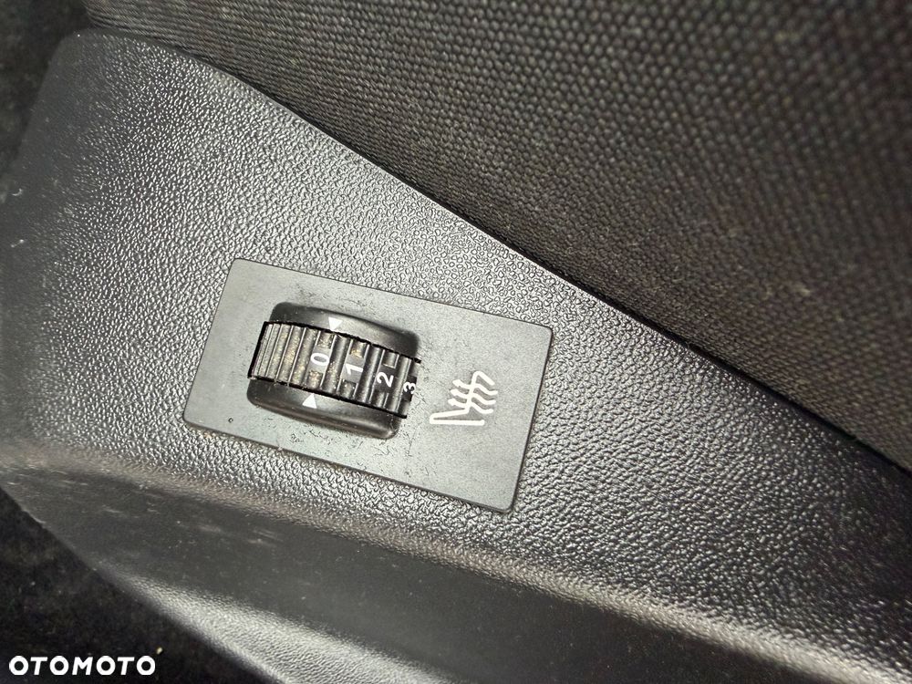 Peugeot 208 - 20