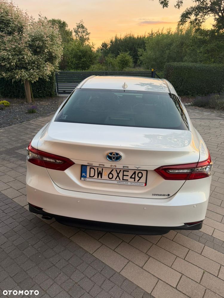 Toyota Camry 2.5 Hybrid Executive CVT - 24