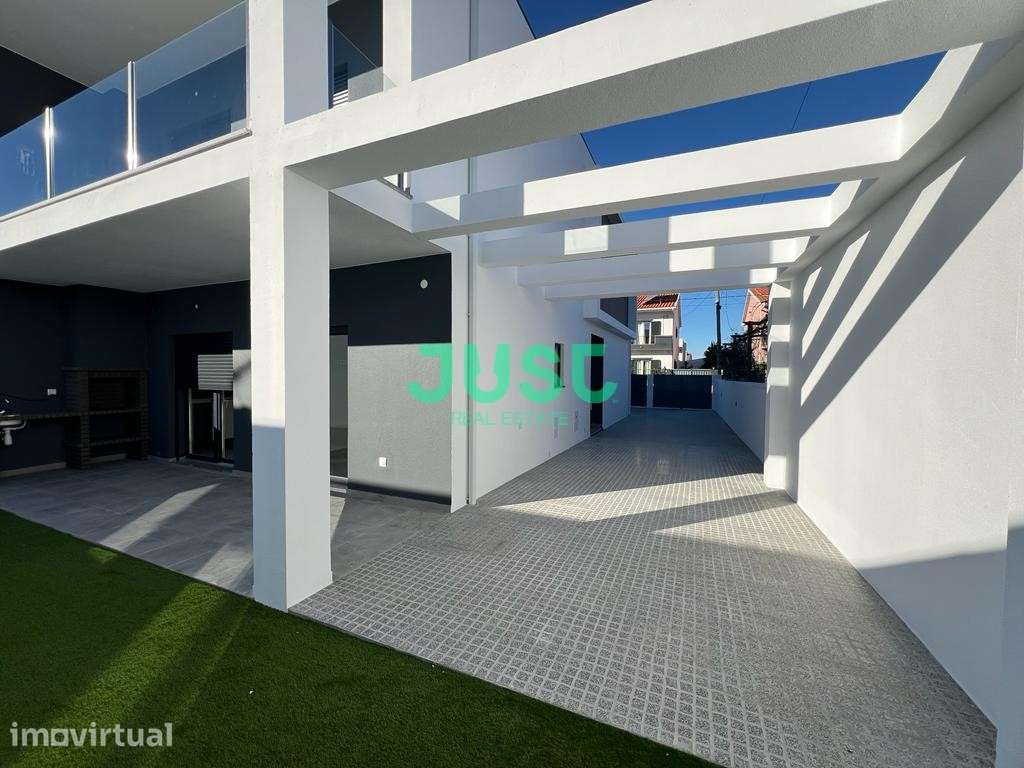 Moradia T3 + 1 com 2 suítes em Fernão Ferro - Pinhal General - Grande imagem: 2/20