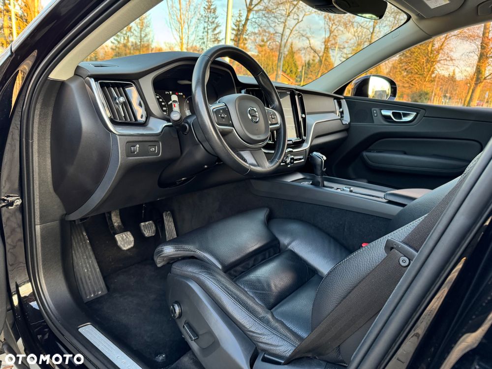 Volvo XC 60 D3 Momentum Pro - 17