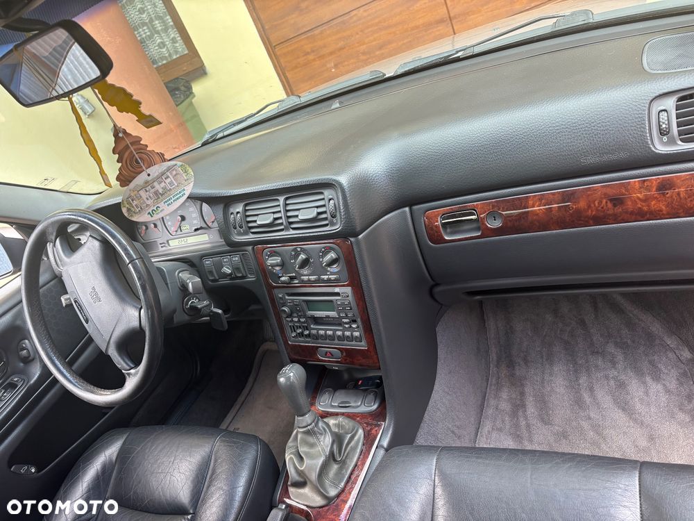 Volvo S70 2.5 - 12