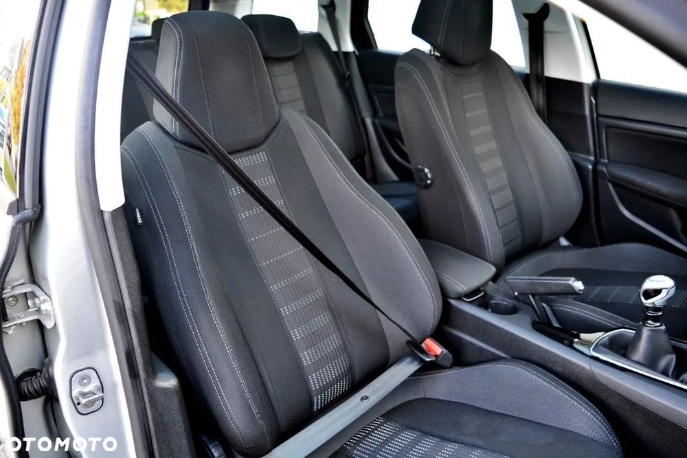 Peugeot 308 1.6 BlueHDi Business Line S&S - 33