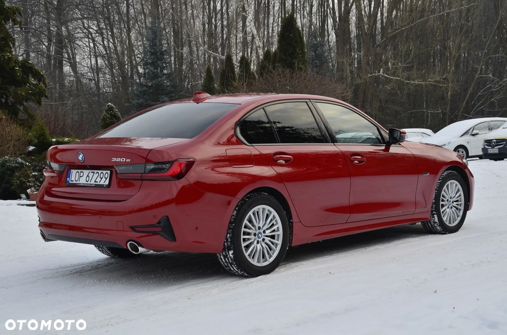 BMW Seria 3 320e Sport Line - 3