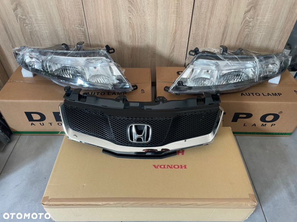 Honda Civic VIII reflektor przód atrapa - 1