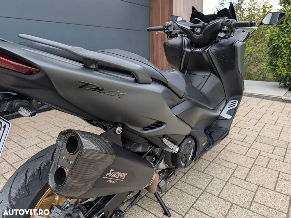 Yamaha TMAX 560 - 10