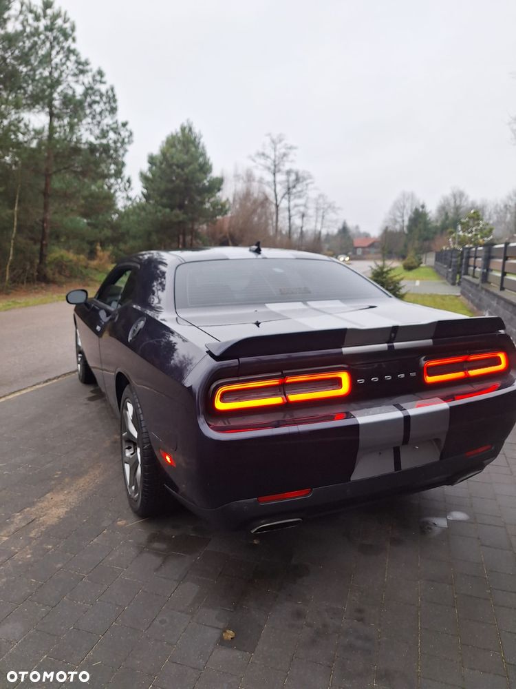 Dodge Challenger - 6