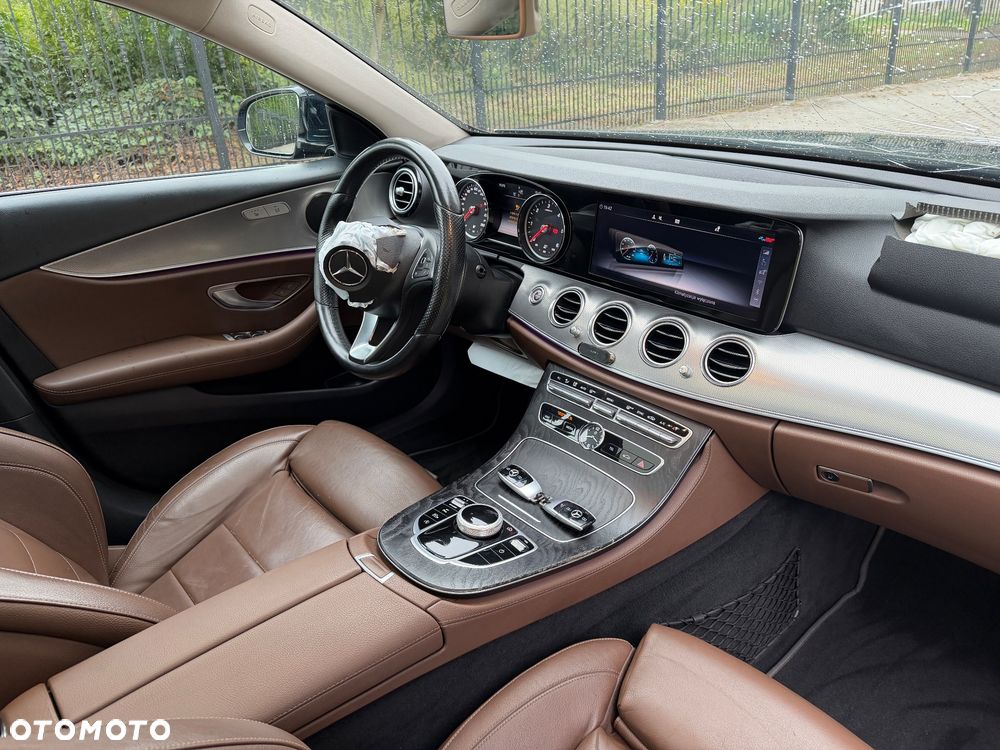 Mercedes-Benz Klasa E 200 d 9G-TRONIC Exclusive - 22