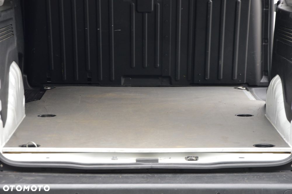 Toyota PROACE CITY LONG XL - 8