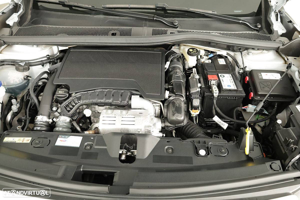 Peugeot 2008 1.2 PureTech Allure EAT8 - 24