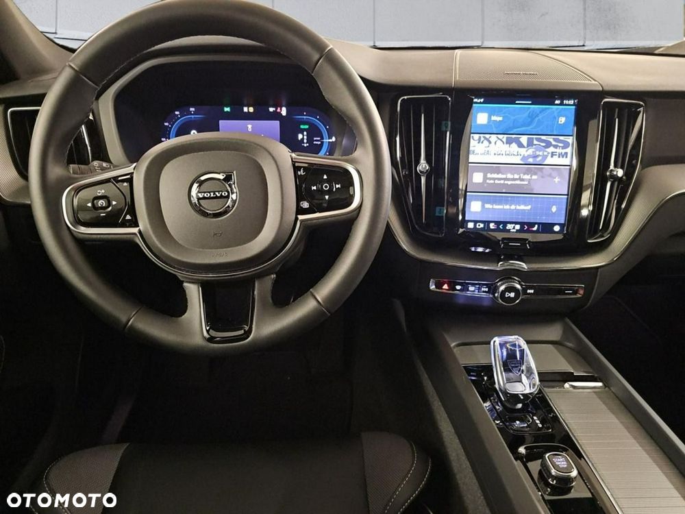 Volvo XC 60 T6 AWD Recharge Plus Black Edition - 6