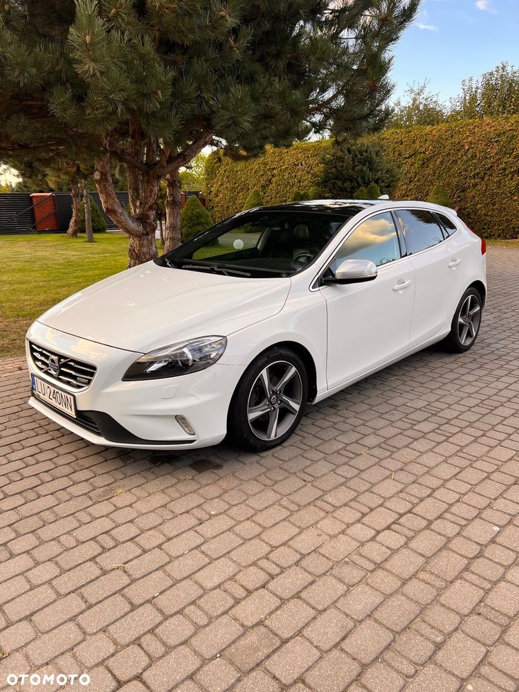 Volvo V40 D2 R-Design - 1