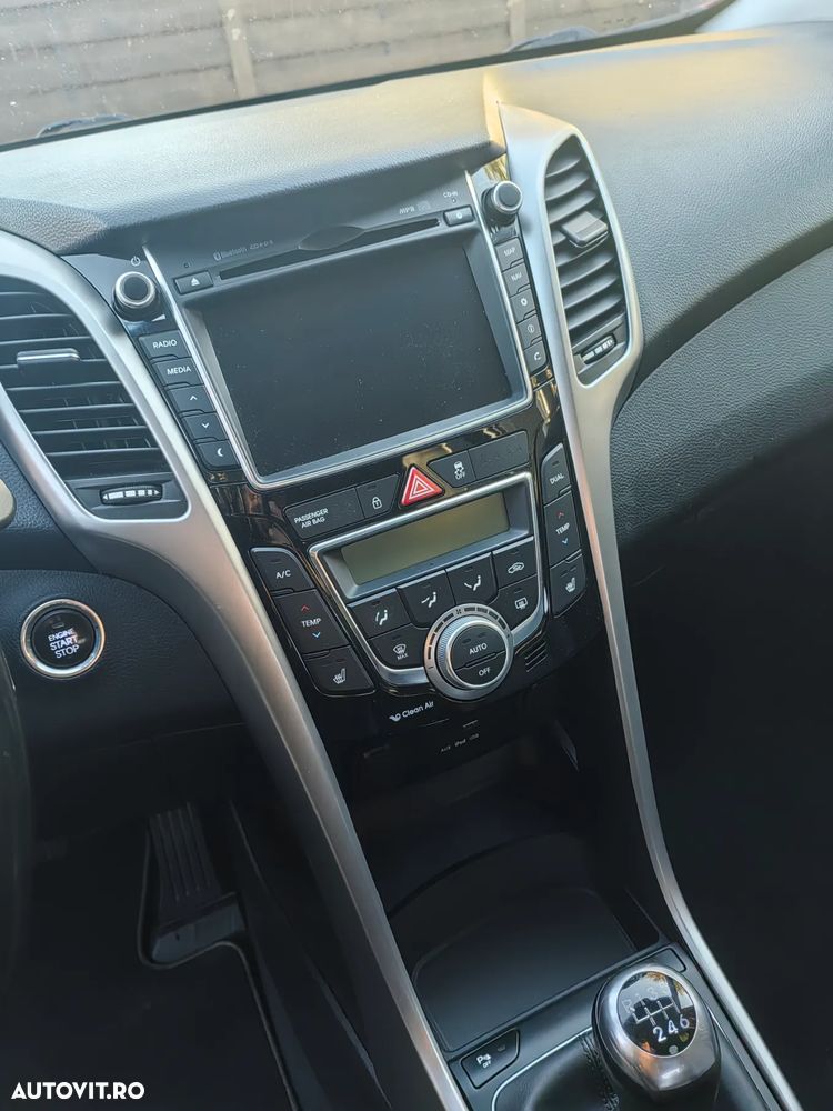 Hyundai i30 1.6 CRDI Premium - 26