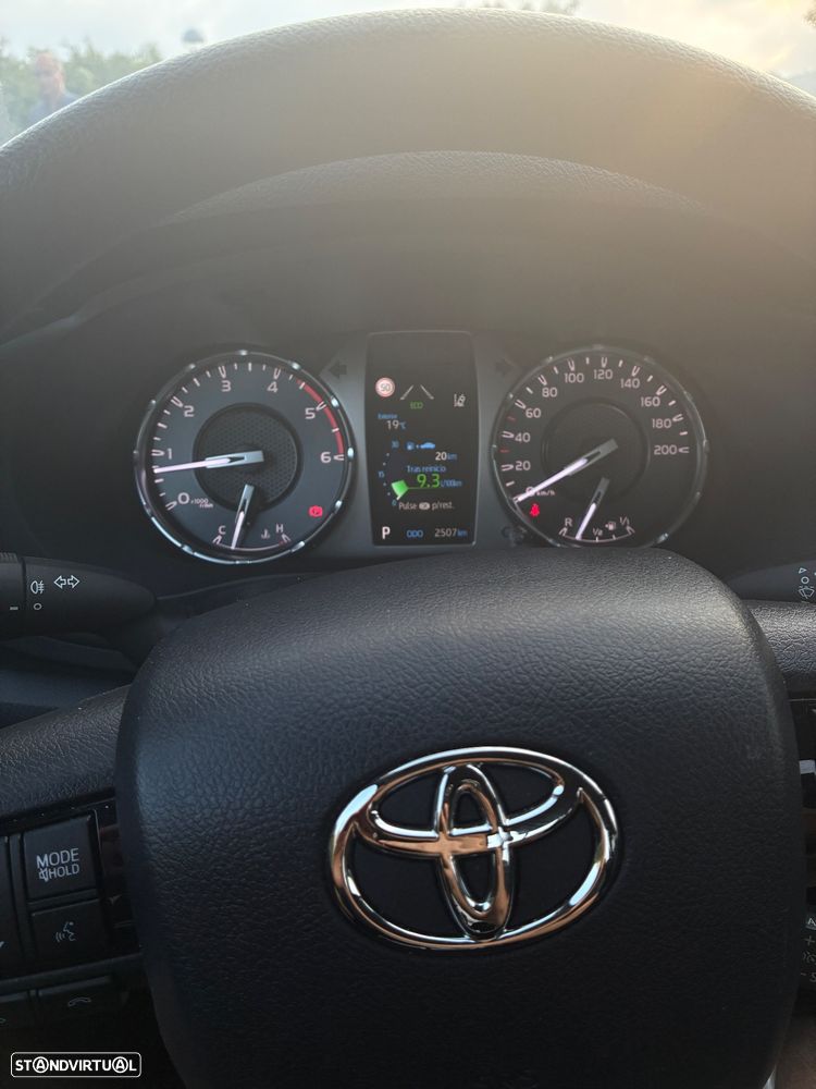 Toyota Hilux 2.4 D-4D 4WD CD CH Aut. - 18