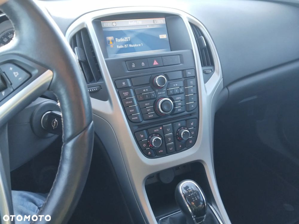 Opel Astra 1.4 Turbo 150 Jahre - 10