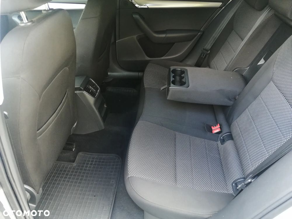 Skoda Octavia 1.6 TDI Style DSG - 26