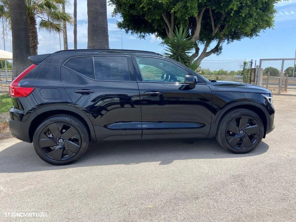 Volvo XC 40 2.0 B3 Black Edition - 3